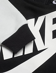 Nike - NKN OVERSIZED FUTURA CREW SET / NKN OVERSIZED FUTURA CREW SE - verryttelypuvut - black - 4