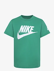 Nike - NKB FUTURA EVERGREEN - kortärmade t-shirts - stadium green - 0