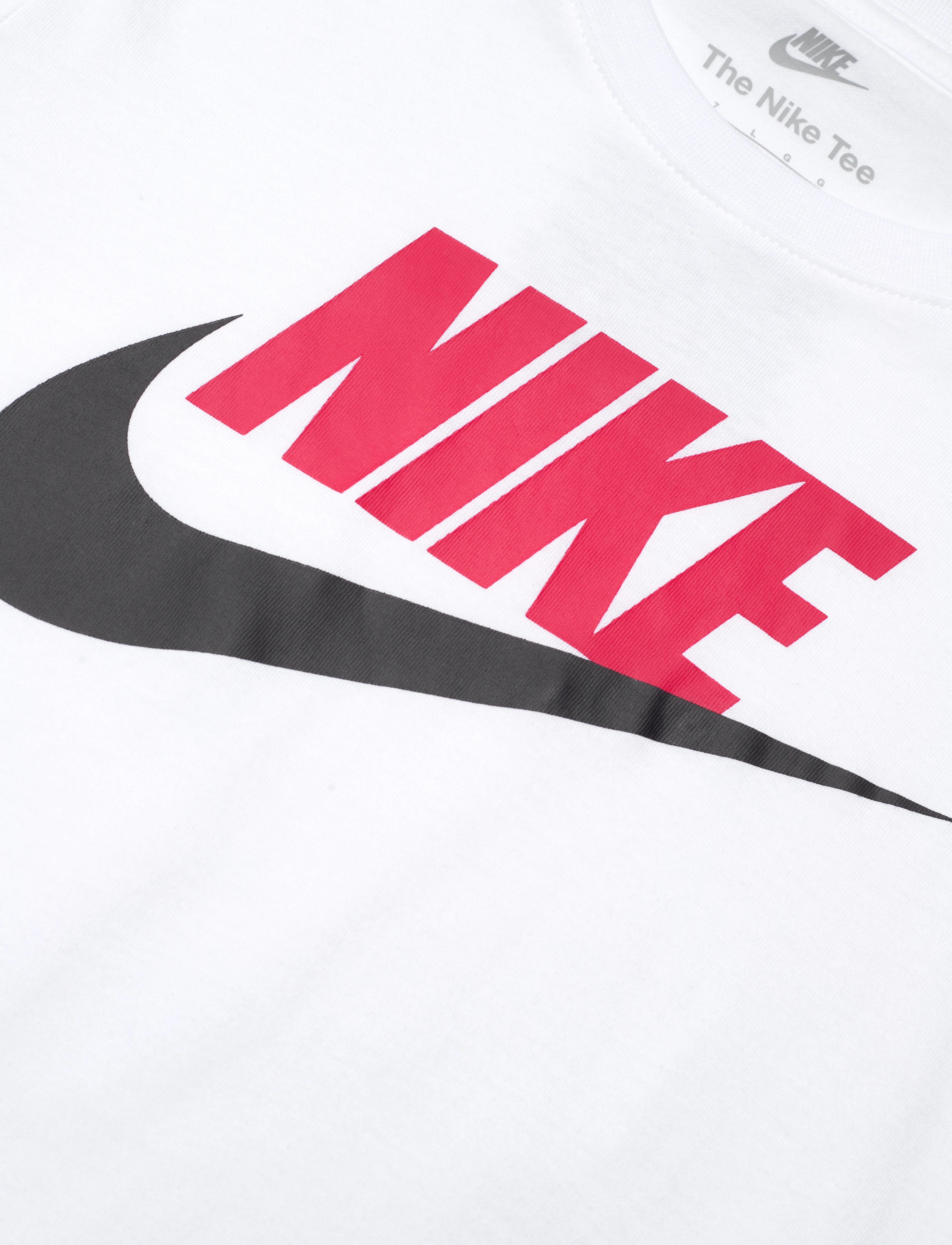 Nike - NIKE SPORTSWEAR TEE - kortærmede t-shirts - white/university red - 2