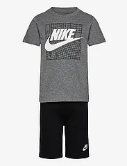 Nike - B NSW CLUB SSNL SHORT SET - set med kortärmad t-shirt - black - 0