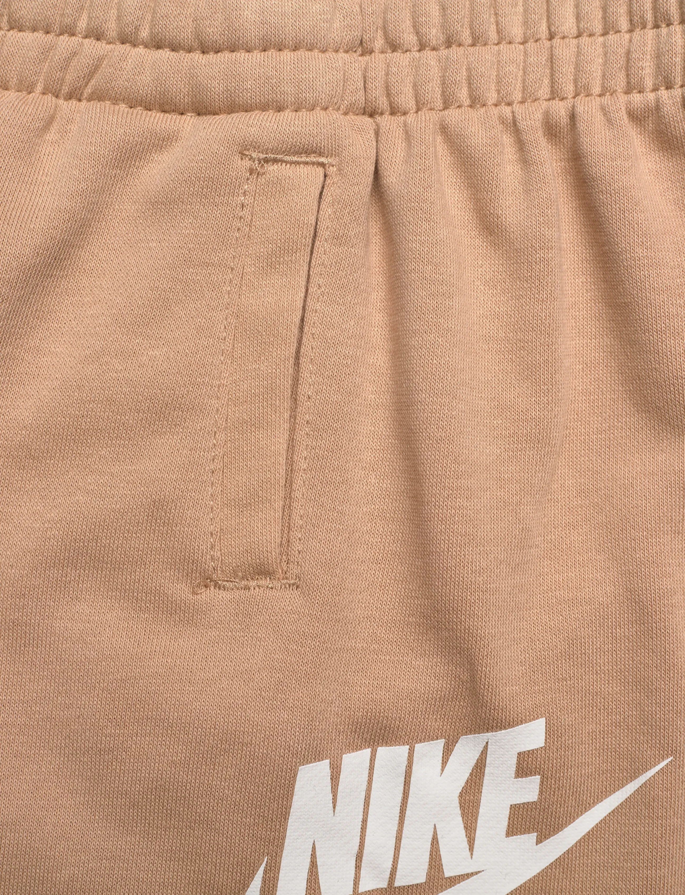 Nike - NIKE CLUB TEE & SHORT SET - 2-teilige sets - beige - 3