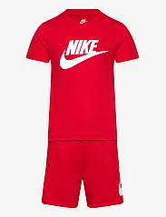 Nike - NKN CLUB TEE & SHORT SET - set med kortärmad t-shirt - university red - 0