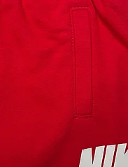 Nike - NKN CLUB TEE & SHORT SET - set med kortärmad t-shirt - university red - 5