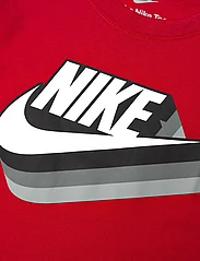 Nike - NKB GRADIENT FUTURA SS TEE / NKB GRADIENT FUTURA SS TEE - kortärmade t-shirts - university red - 2