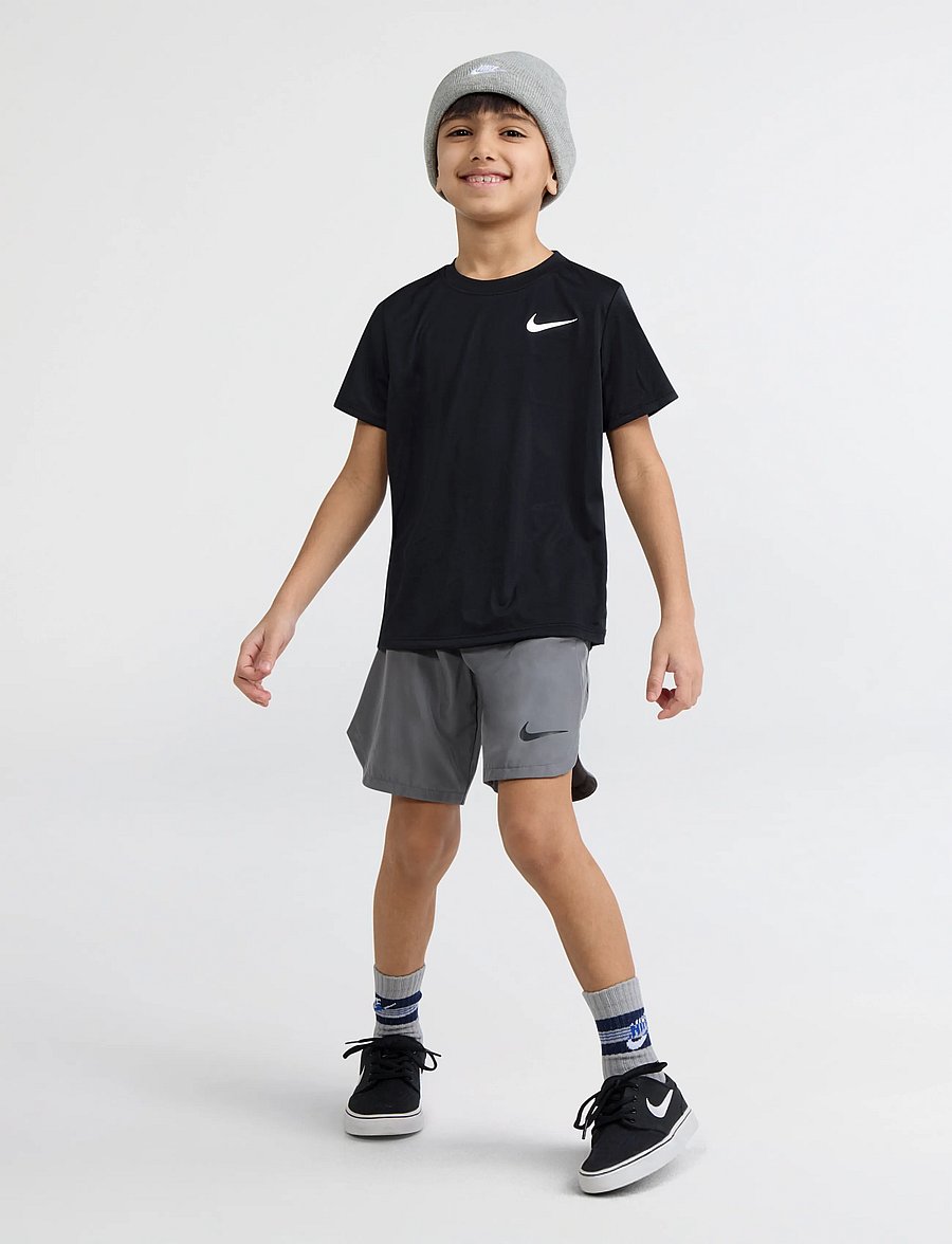 Nike - NIKE DRI-FIT LEGEND SHORT-SLEEVED TEE - sports tops - black - 4
