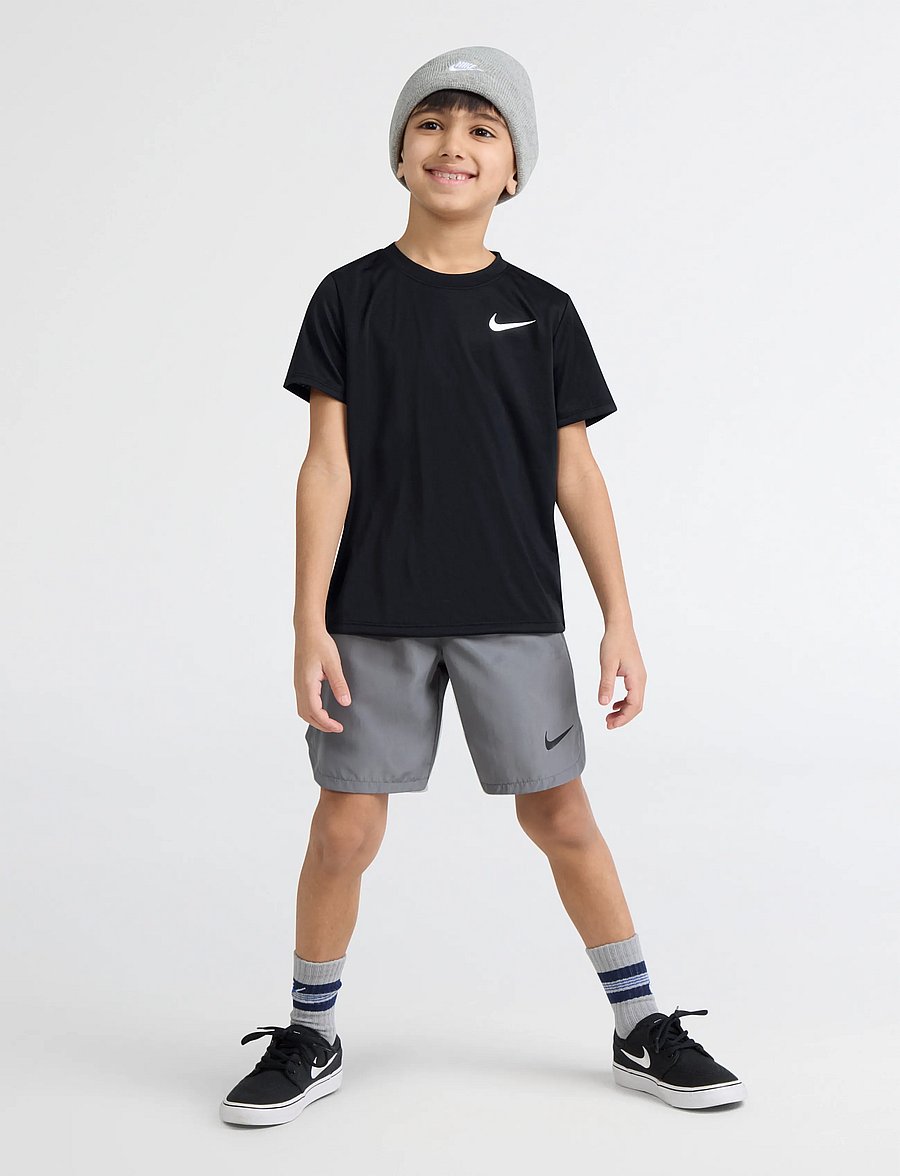 Nike - NIKE DRI-FIT LEGEND SHORT-SLEEVED TEE - sports tops - black - 5