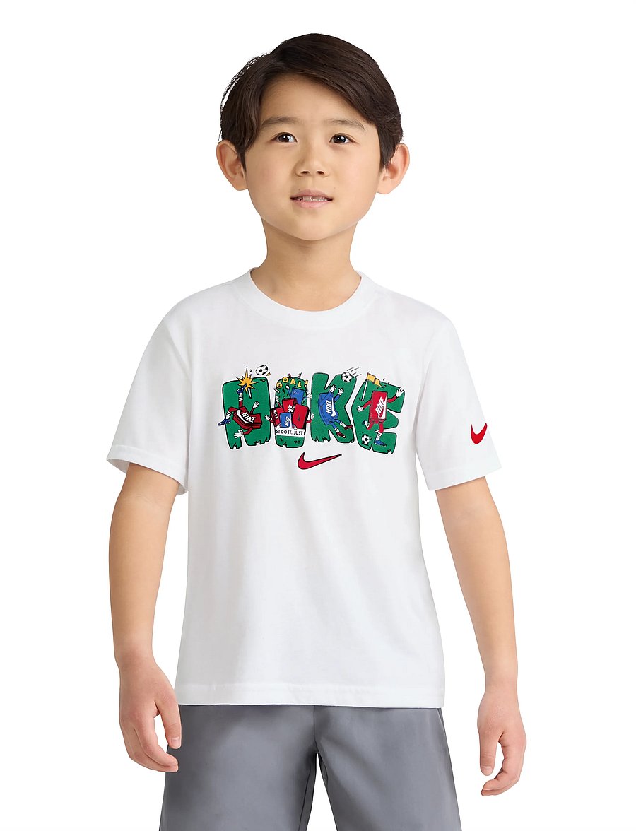 Nike - NIKE BOXY MULTI SPORT GRAPHIC TEE - sportstopper - white - 0