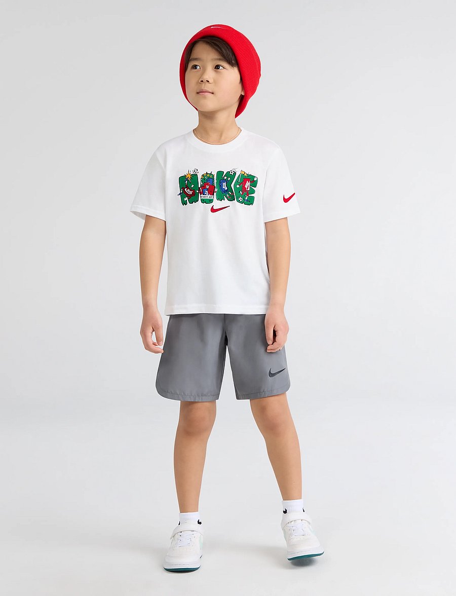 Nike - NIKE BOXY MULTI SPORT GRAPHIC TEE - sportstopper - white - 4