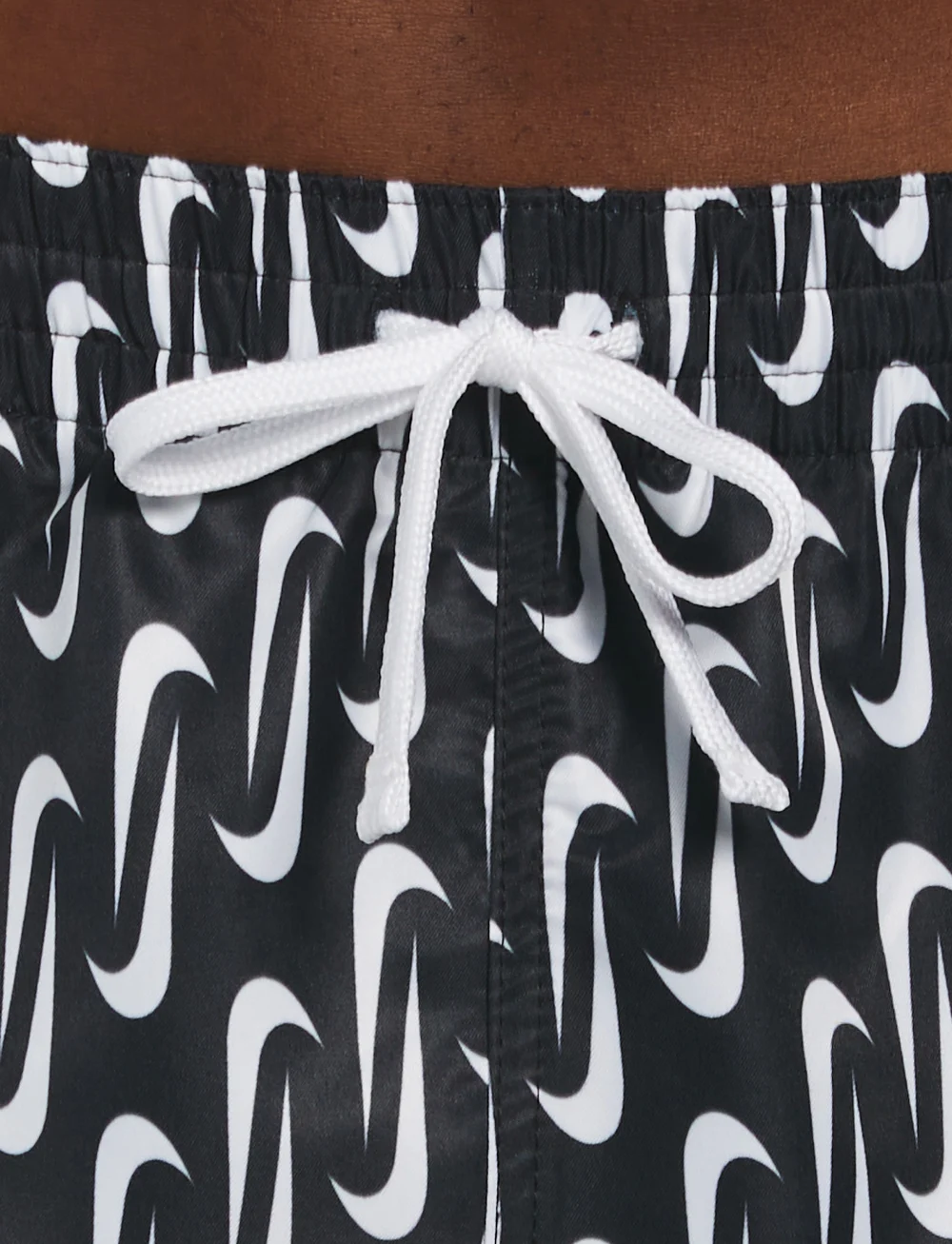 NIKE SWIM - Nike 5" Volley Short Swoosh Link - badbyxor - black - 5