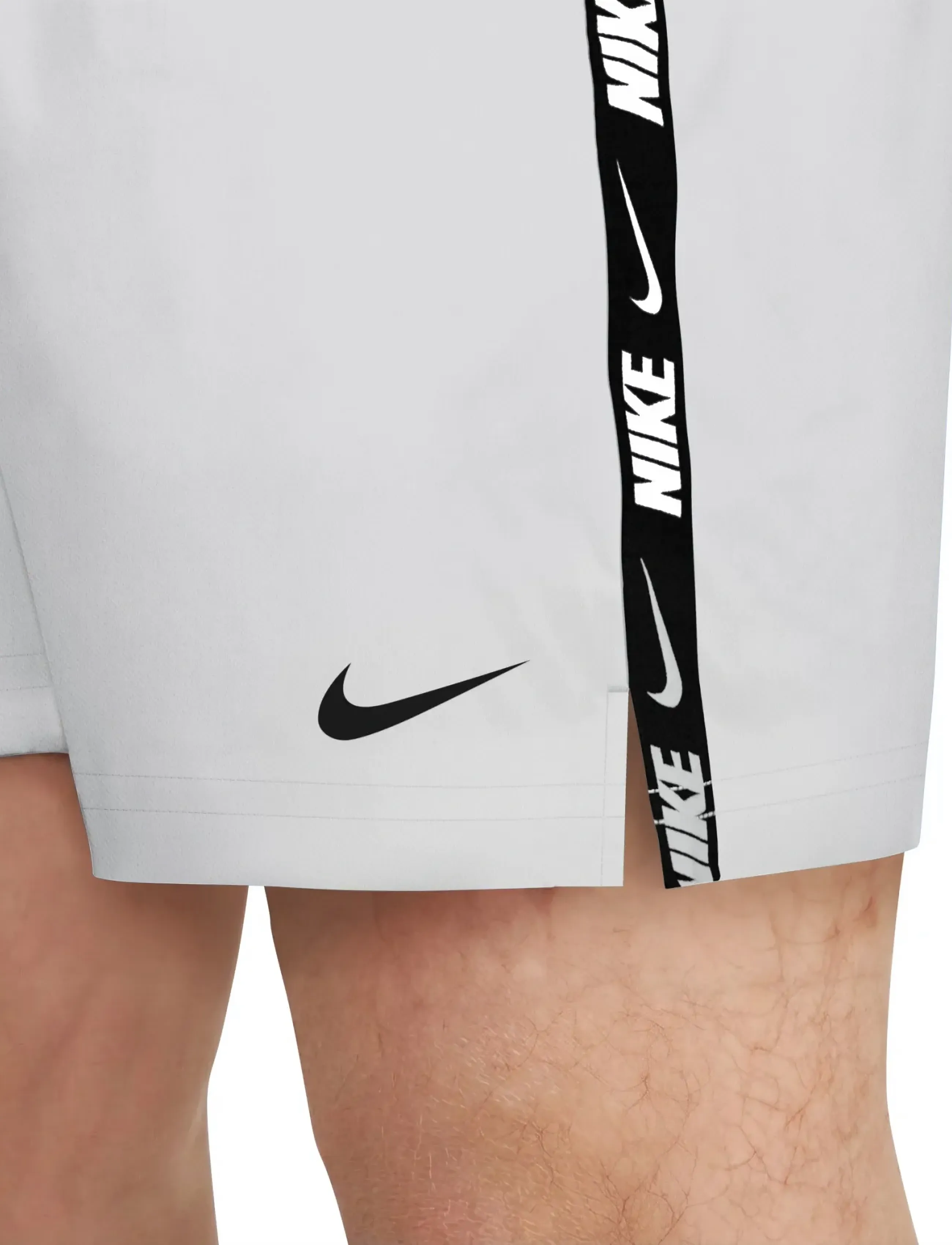 NIKE SWIM Nike Breaker Logo Tape 5" Volley Short - Kleidung - WHITE / white