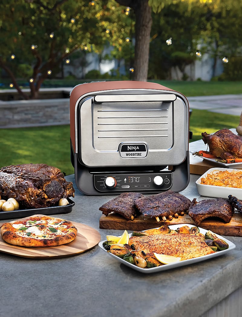Ninja - NINJA WOODFIRE OO101EU OUTDOOR ELECTRICAL OVEN AND SMOKER 2400W - airfryers - brown - 2
