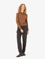 Noa Noa - Bella Trousers - straight leg hosen - print navy/brown - 2