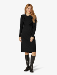 Noa Noa - Dress long sleeve - midi kjoler - black - 2