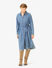 Noa Noa - LouNN Dress - jeansklänningar - denim blue - 2