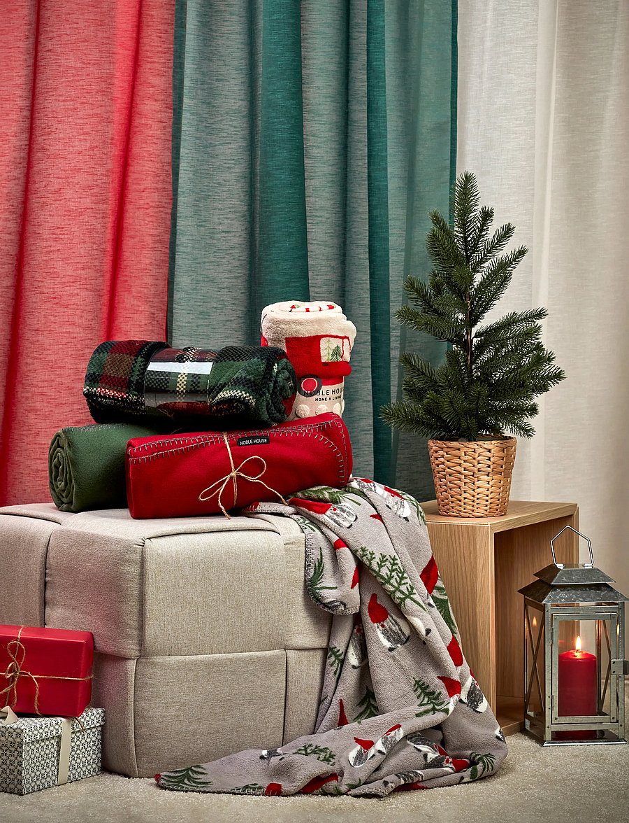 Noble House - BLANKET FLEECE ISAK - weihnachtstextilien - green - 0
