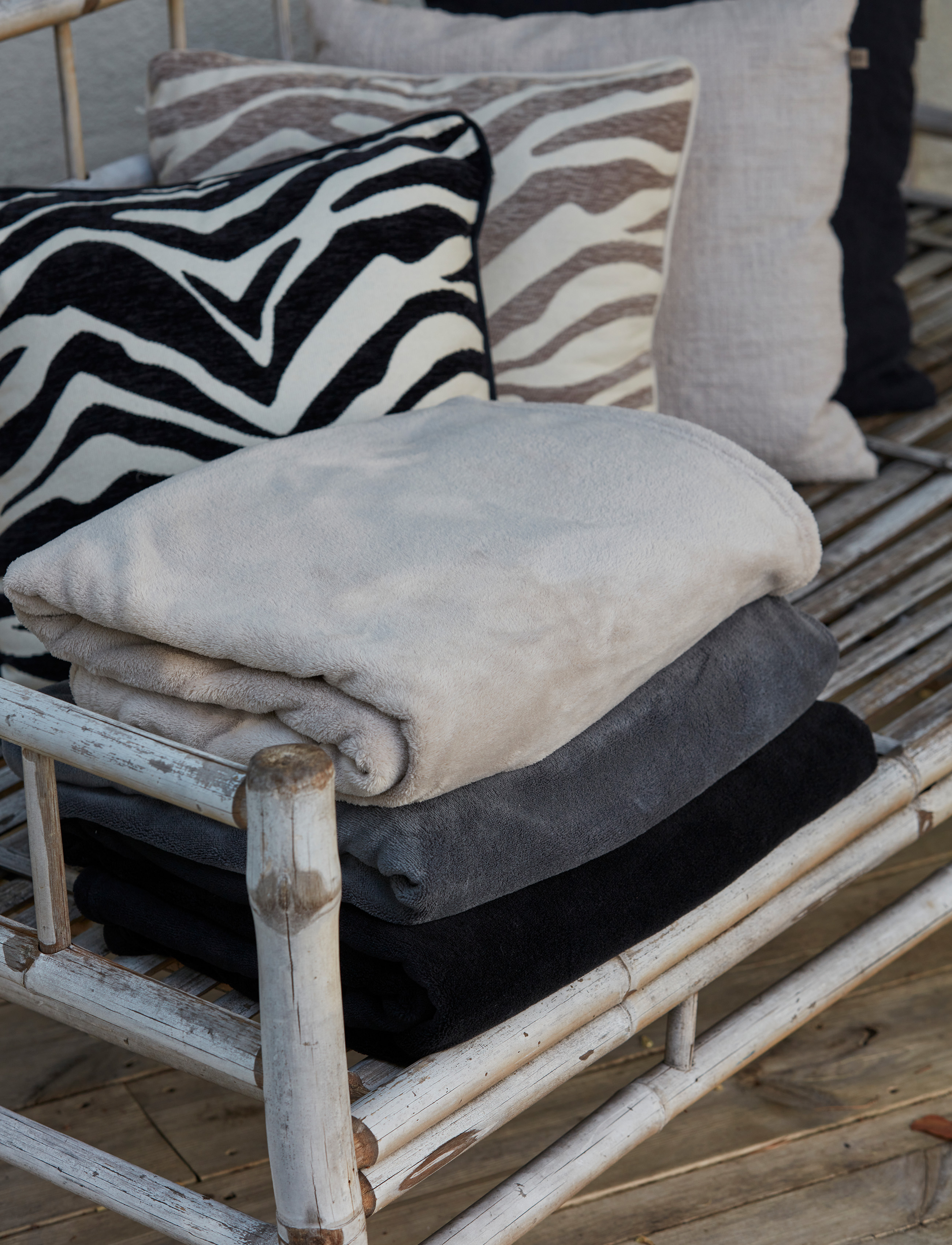 Noble House Tæppe Mimmi Koral Svart 130X170, 130X170 cm, Cushions & Blankets, Schwarz - Blankets Throws, Homeware