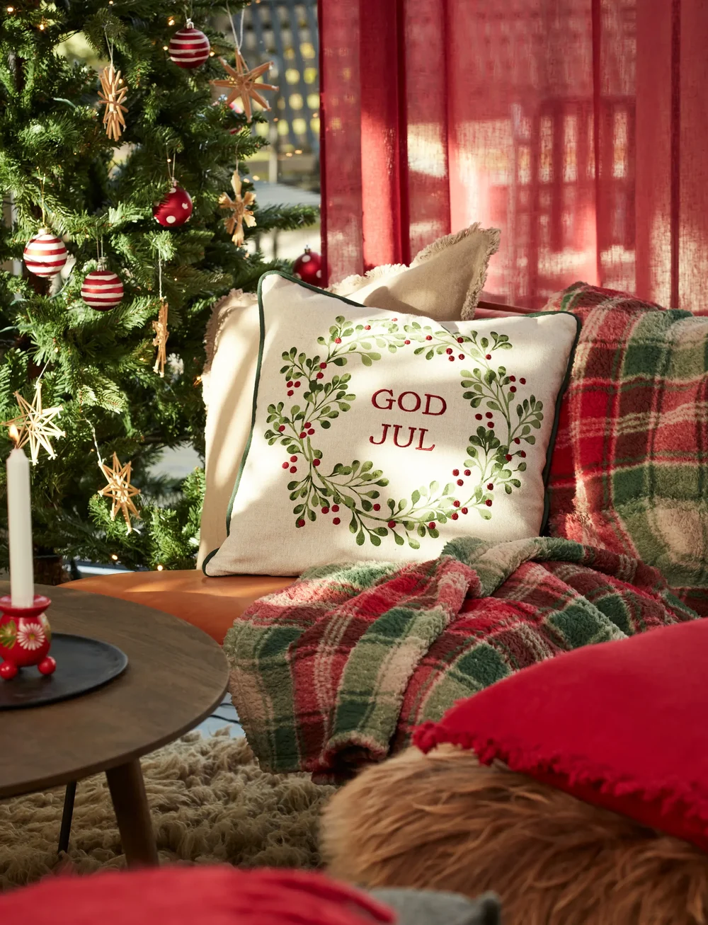 Noble House - CUSHION X-MAS GRS - tekstylia świąteczne - garland swe - 1
