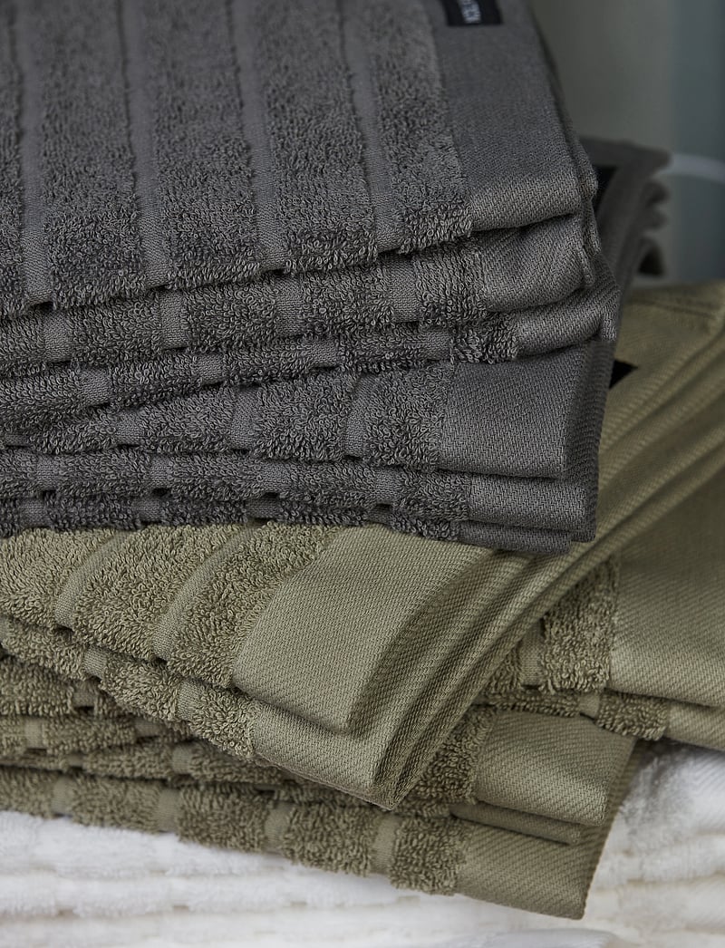 Noble House - TERRY TOWEL NOVALIE STRIPE - bath towels - l.green - 2