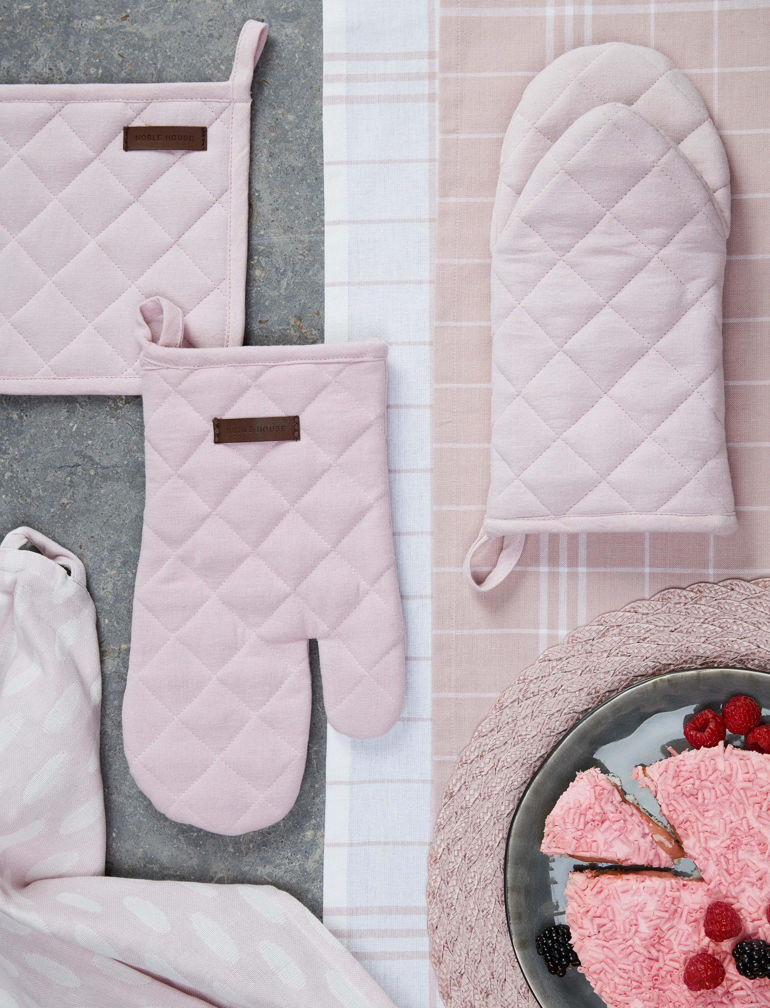 Noble House Grillhandske Hanna Classic Frog, 15X30 cm, Kitchen Textiles, Rosa - Oven Mitts & Gloves, Homeware