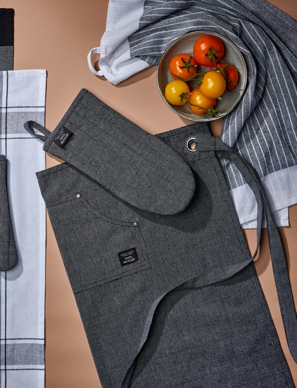 Noble House - WAIST APRON RONJA RECYCLED - schürzen - black - 2