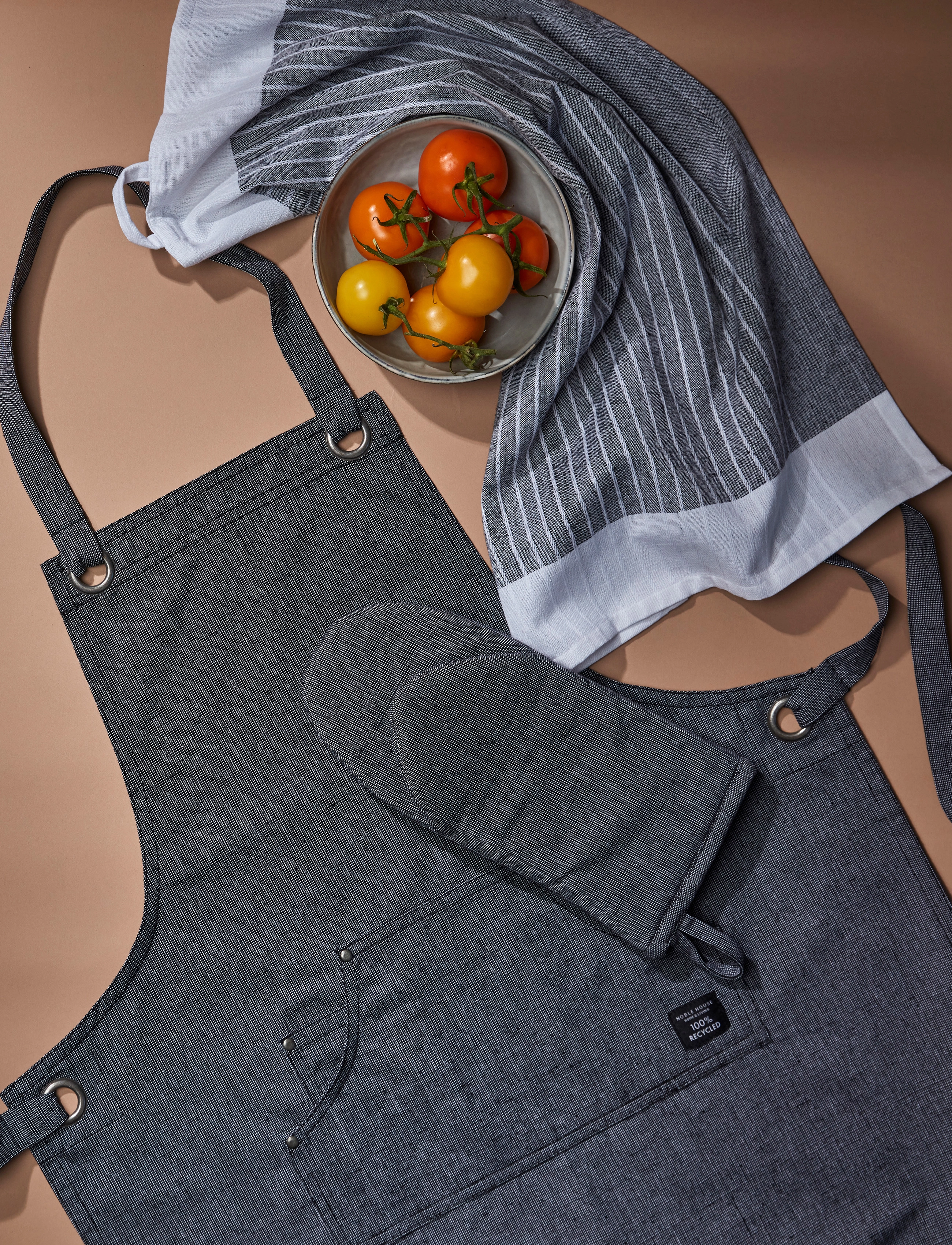 Noble House - APRON RONJA RECYCLED - forklæder - black - 2