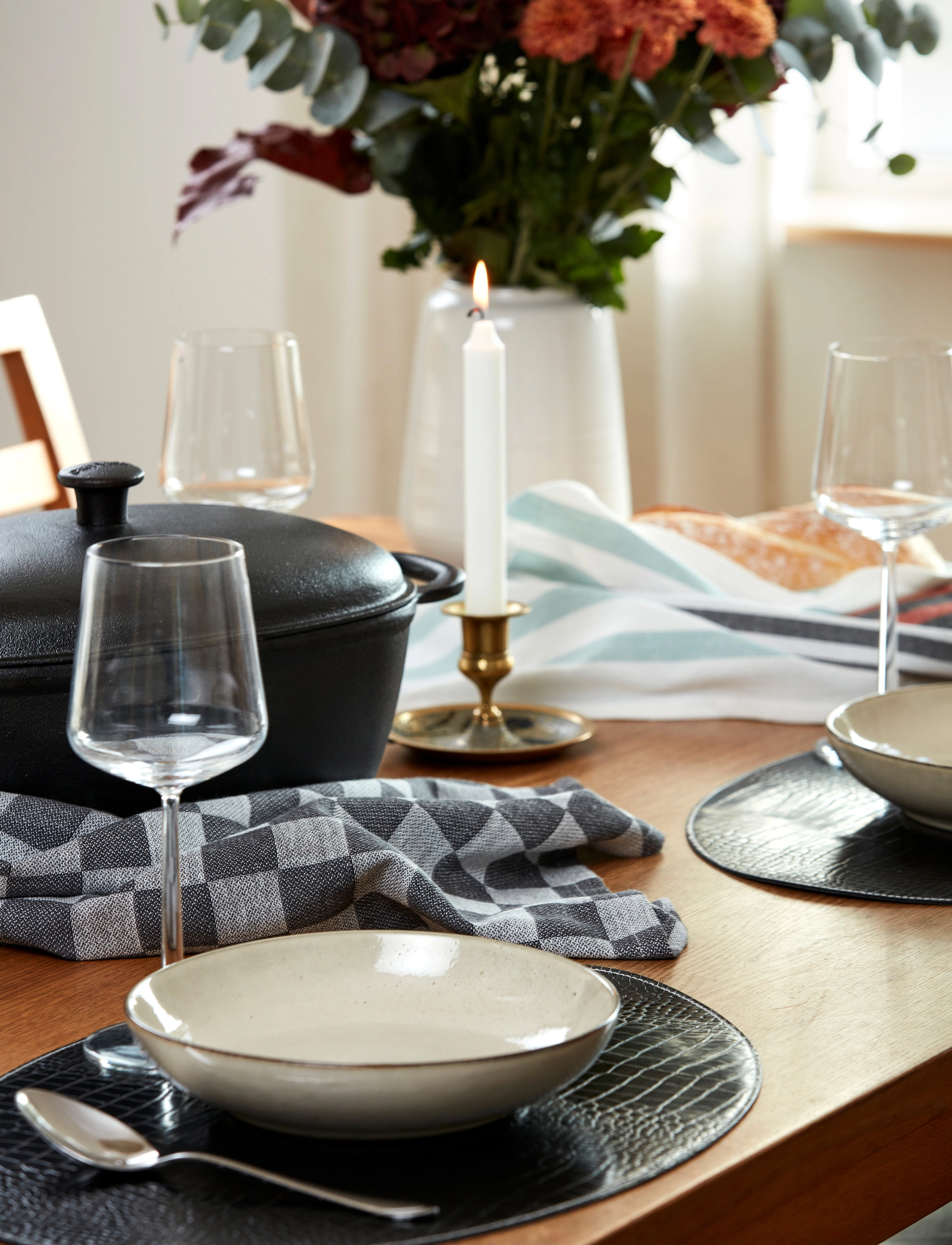 Noble House Tallerkenunderlag Crocodile 2-P, 30X45 cm x 14, Kitchen Textiles, Schwarz - Placemats, Homeware