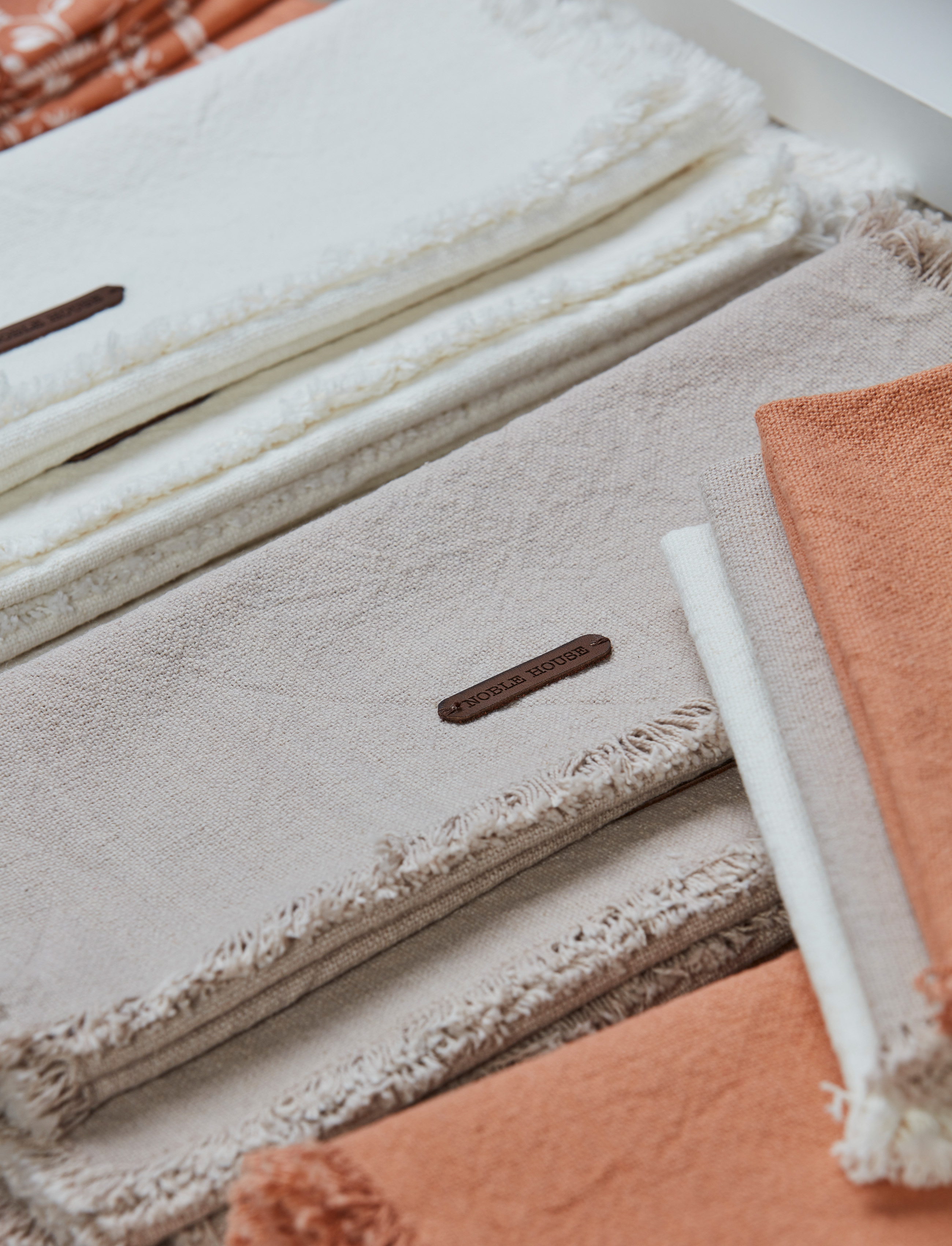 Noble House Løber Anders Hvid 40X300, 40X300 cm, Kitchen Textiles, Weiß - Tablecloths & Table Runners, Homeware