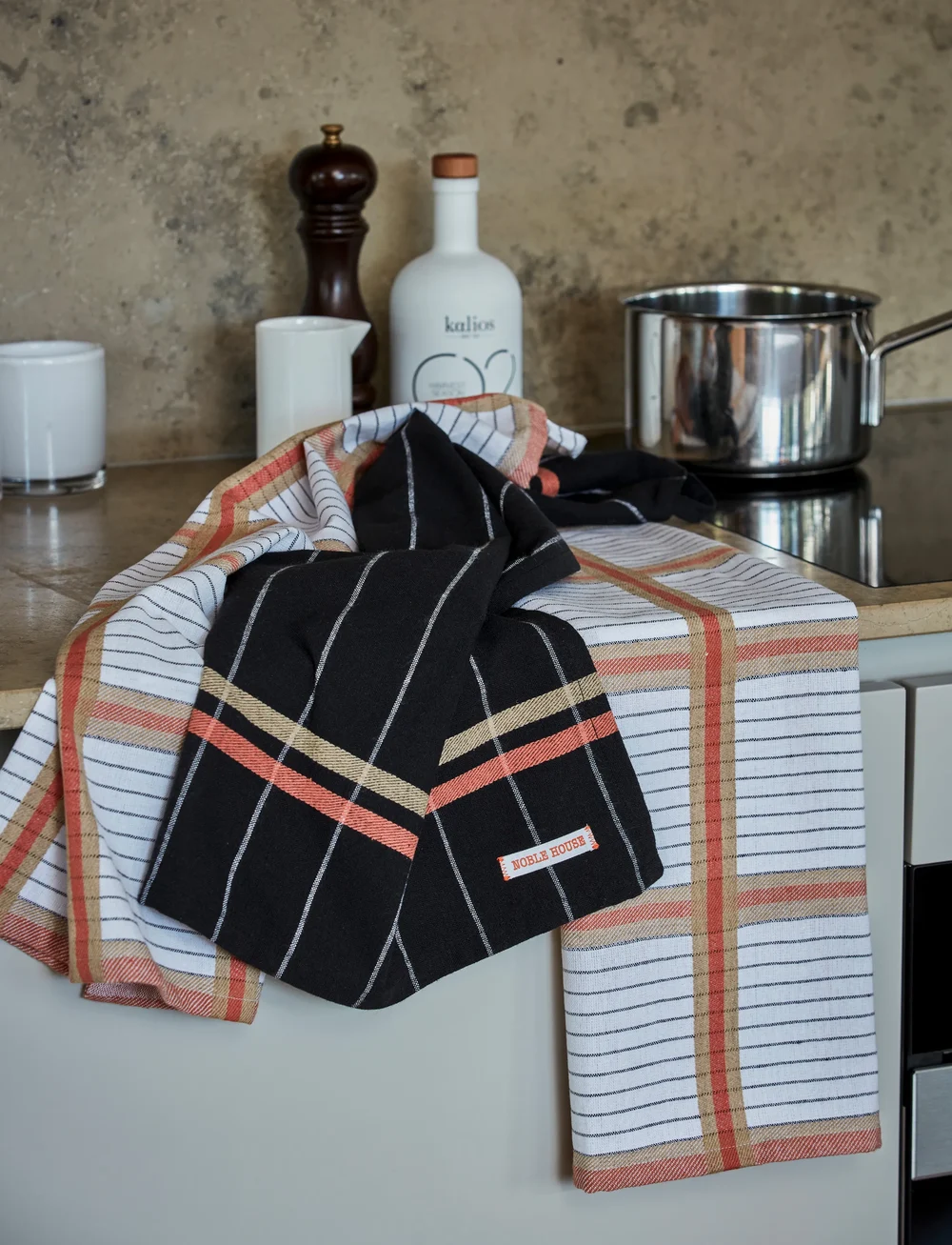 Noble House - KITCHEN TOWEL BEATA GRS - keittiöpyyhkeet - black - 1