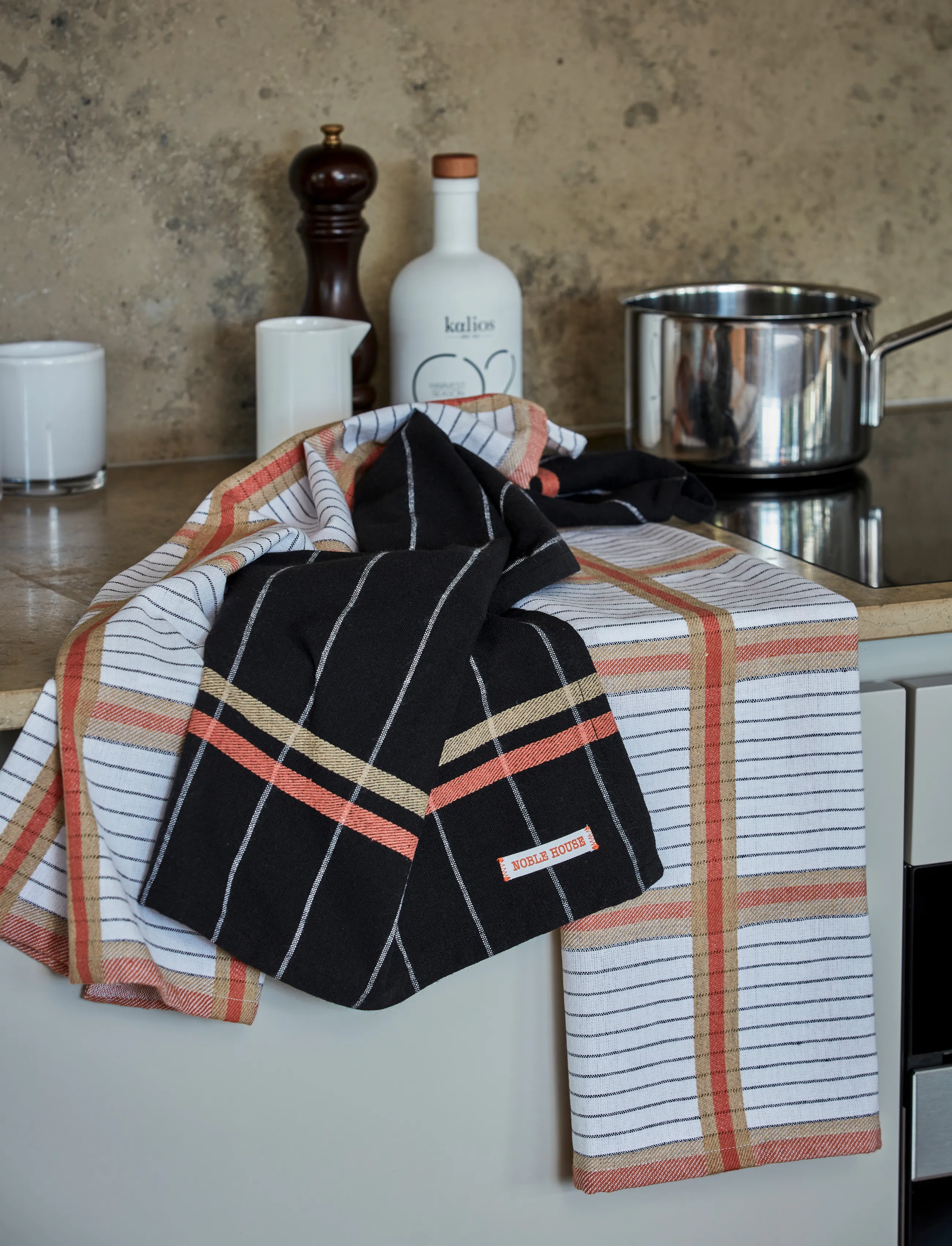 Noble House - KITCHEN TOWEL BEATA GRS - black - 1