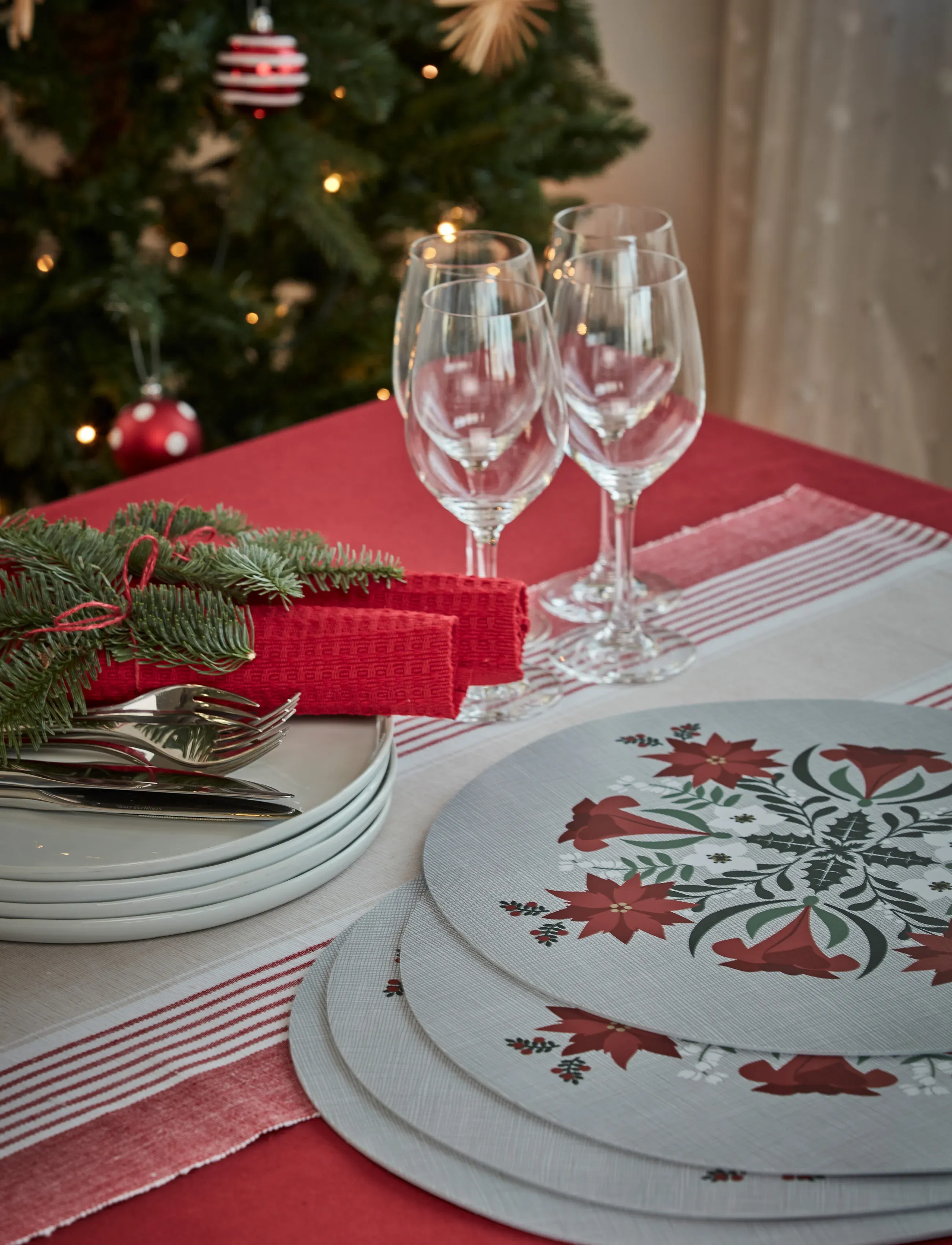 Noble House - RUNNER X-MAS STRIPE - red - 0