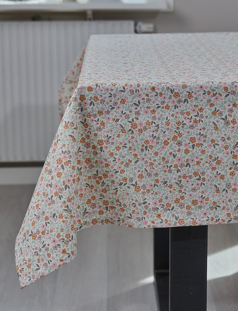 Noble House - CLOTH MARIANNE 140 X 240CM GRS - duge & bordløbere - offwhite - 1