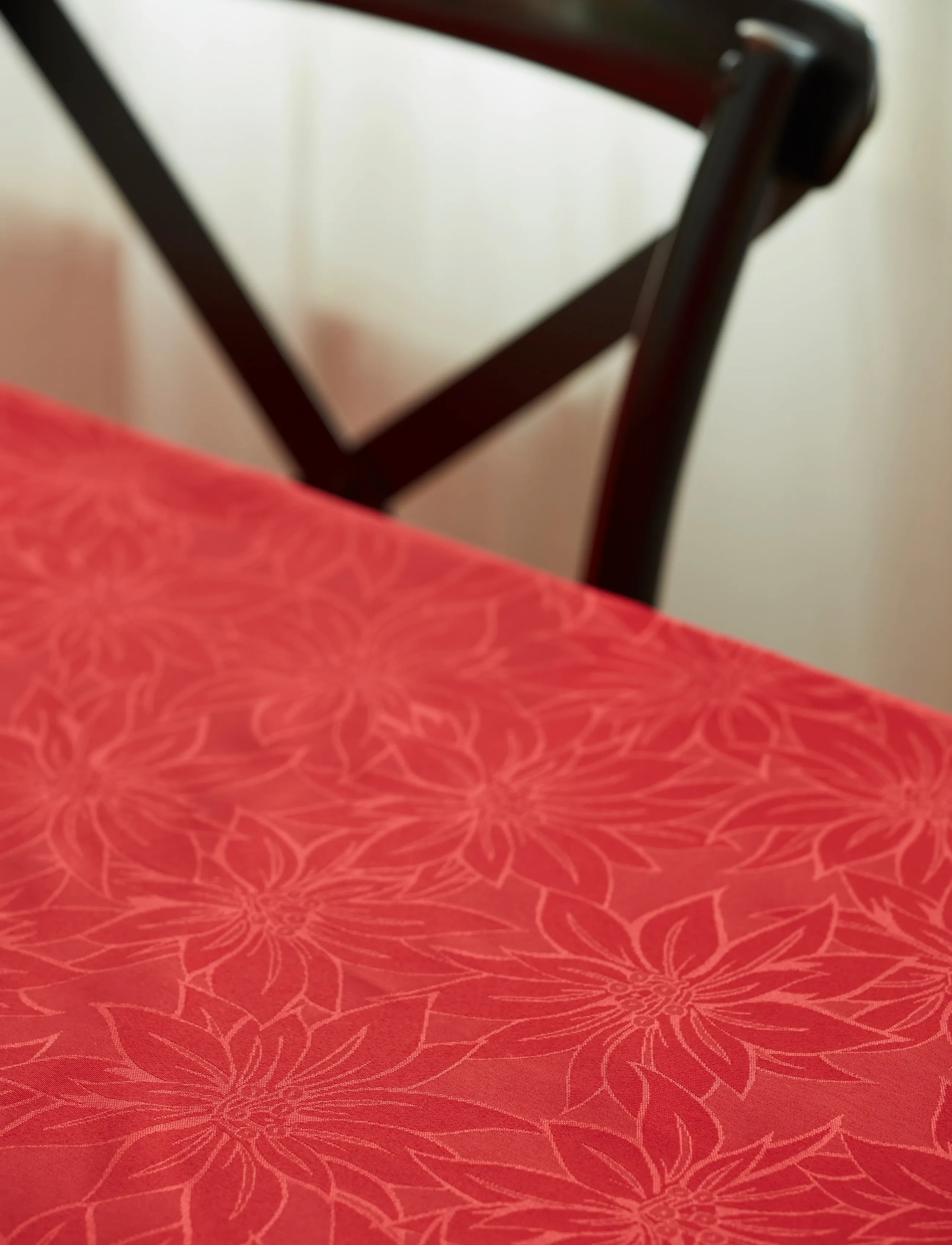 Noble House - DUK JAQUARD RØD 140x240 - red - 2