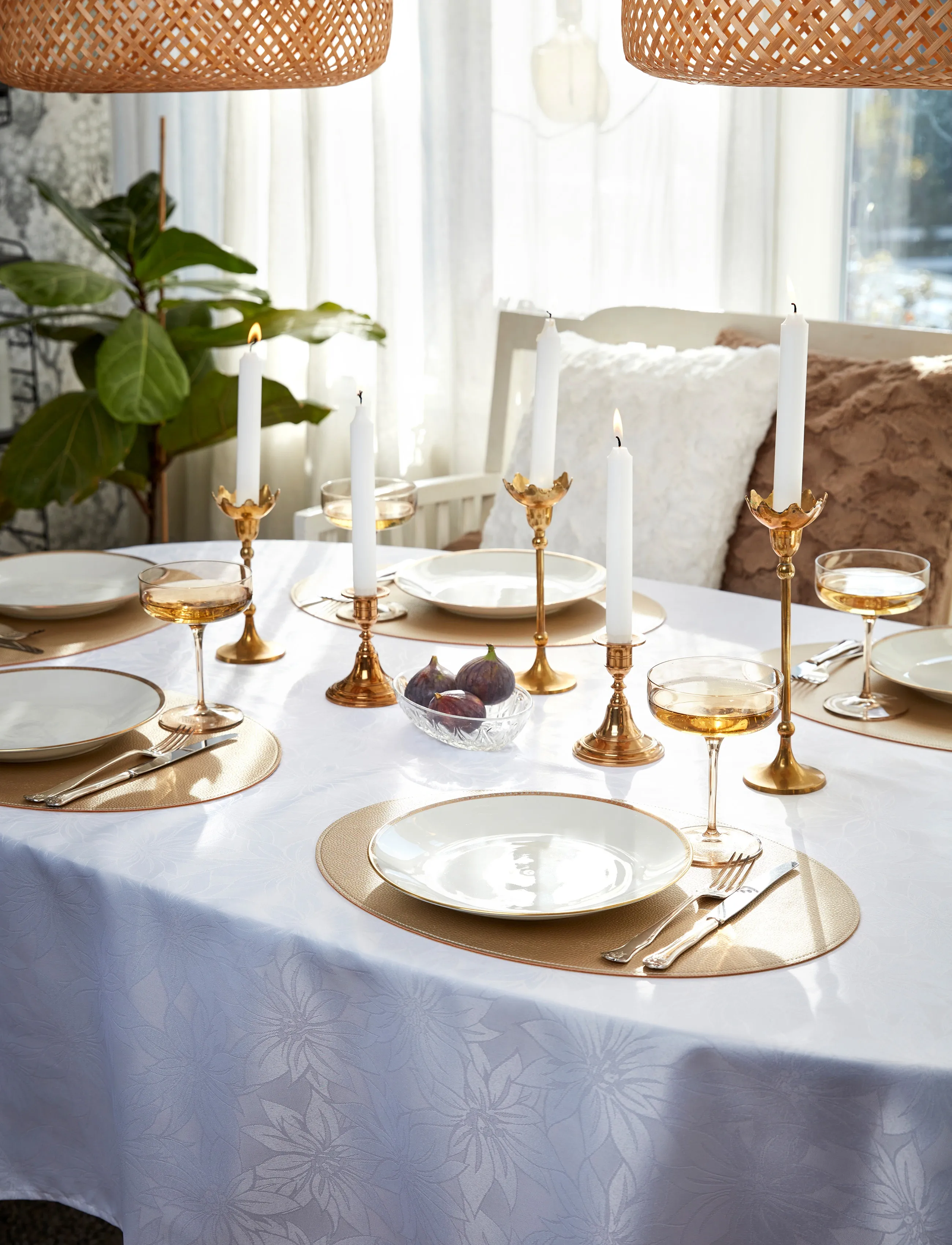 Noble House - DUK JAQUARD RØD 140x240 - white - 0