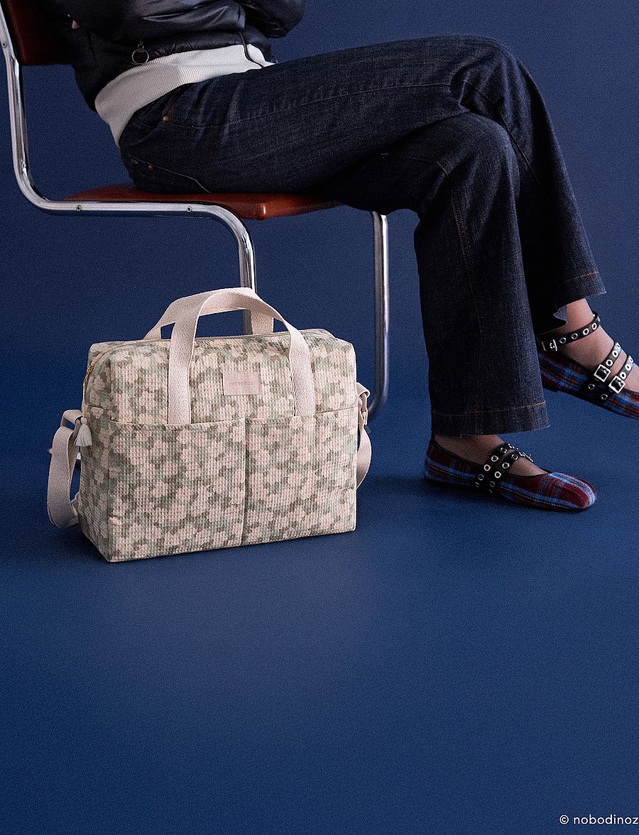 NOBODINOZ - Waterproof changing bag Gala Opera - wickeltaschen - green sakura - 0