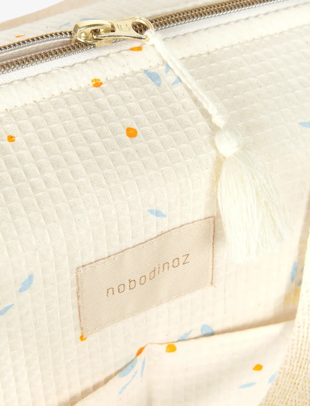 NOBODINOZ - GALA WATERPROOF CHANGING BAG 35X27X14 - pusletasker - orange cherries - 4