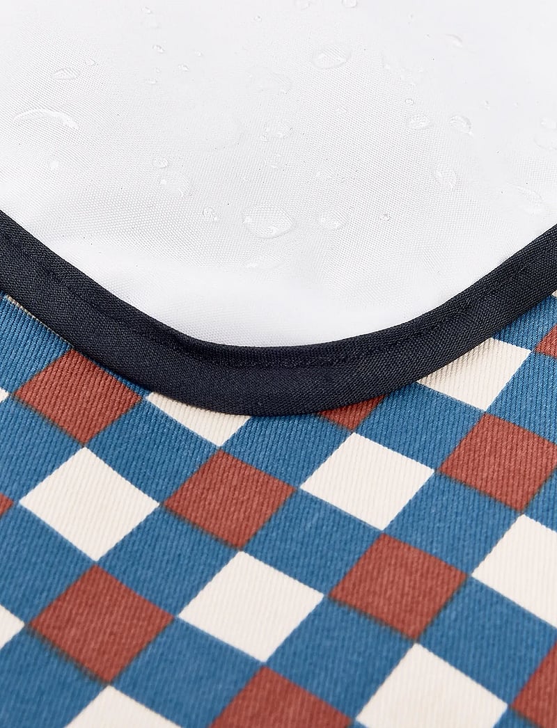 NOBODINOZ - HYDE PARK WATERPROOF CHANGING PAD 50X70 - mähkimispadjad - blue red mosaic - 2