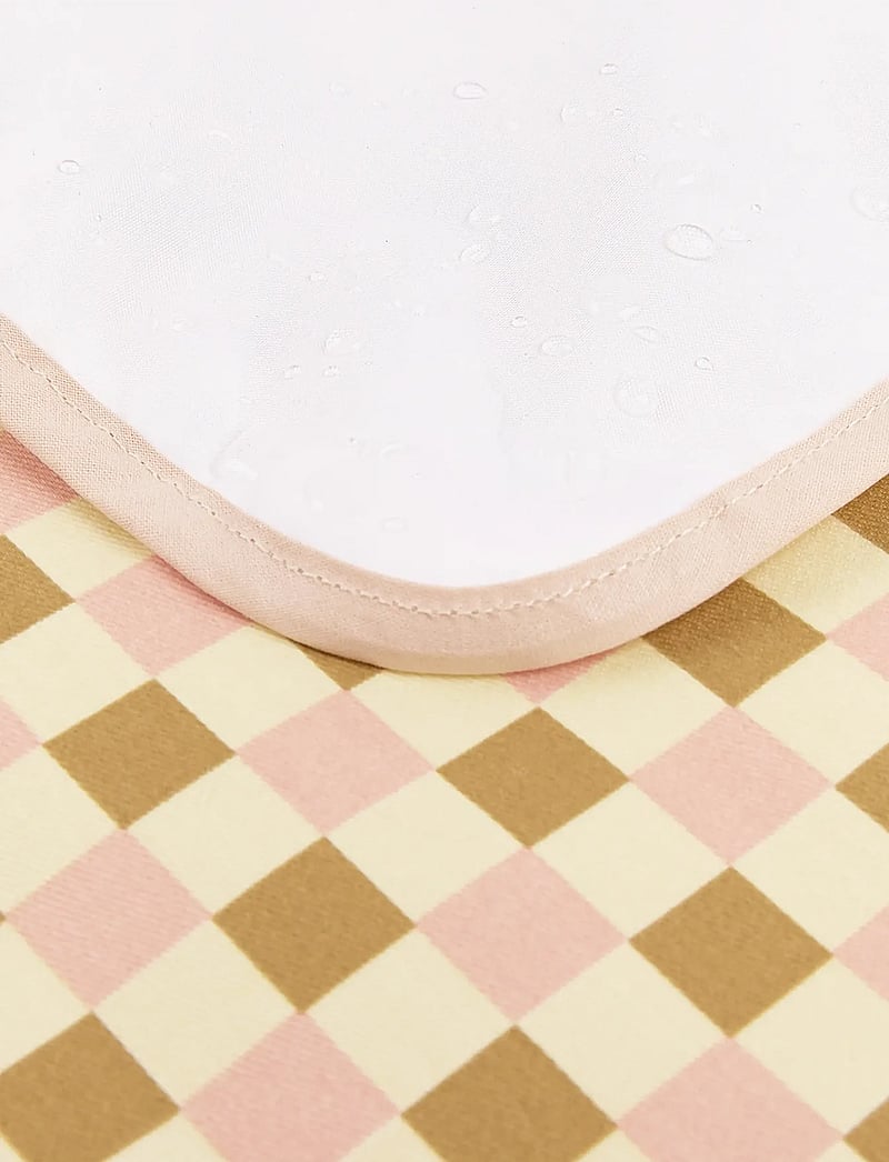 NOBODINOZ - HYDE PARK WATERPROOF CHANGING PAD 50X70 - mähkimispadjad - yellow pink mosaic - 2