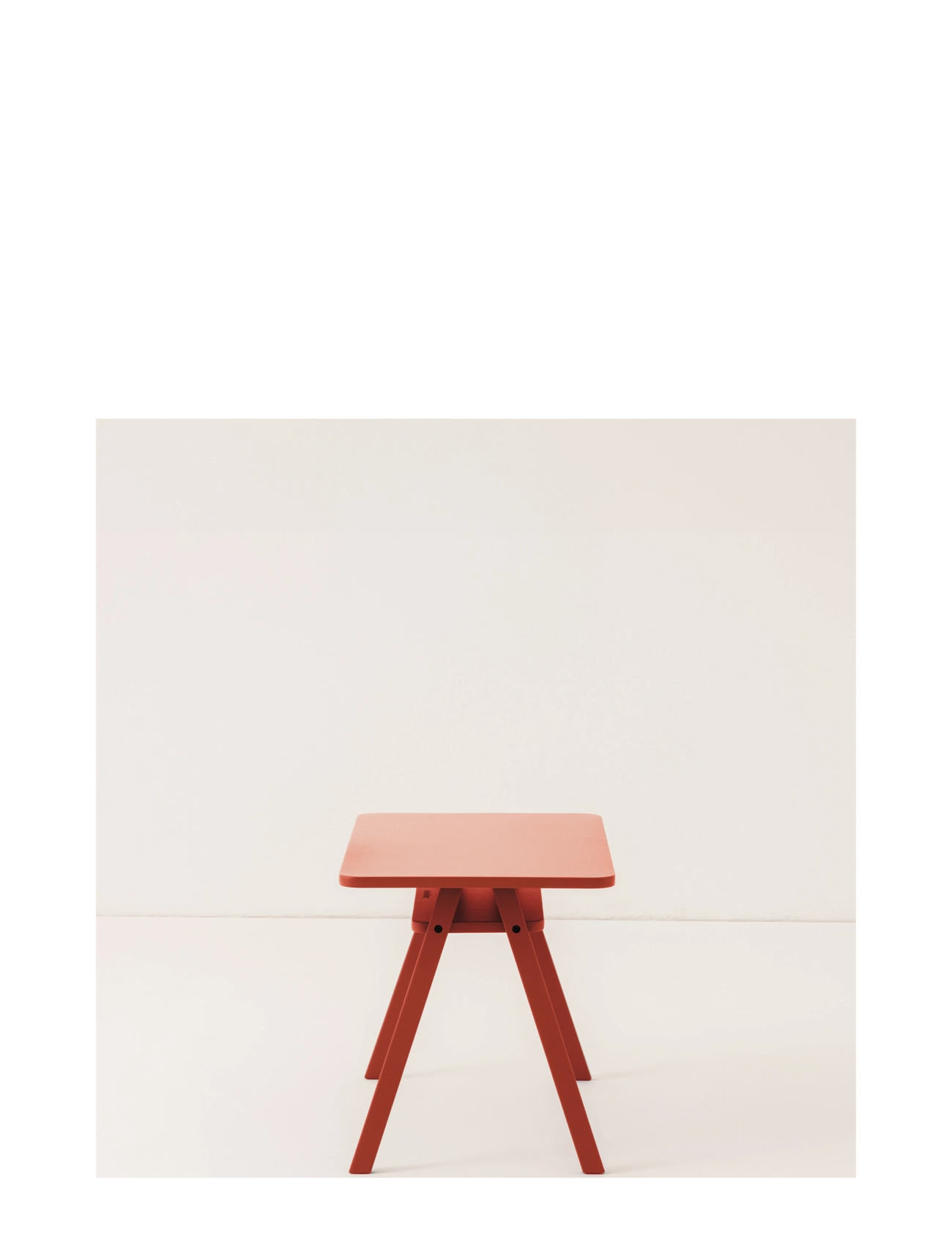 NOBODINOZ - GROWING GREEN KID TABLE COLORED - tables - red - 4