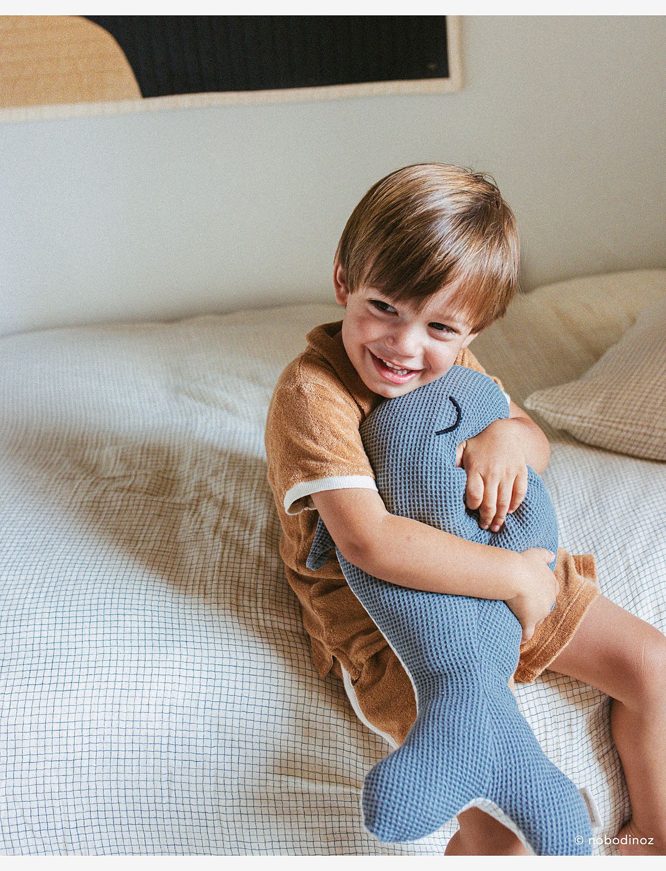 NOBODINOZ - WABI SABI WHALE CUSHION 42X20X15 - knuffeldieren - azure - 1