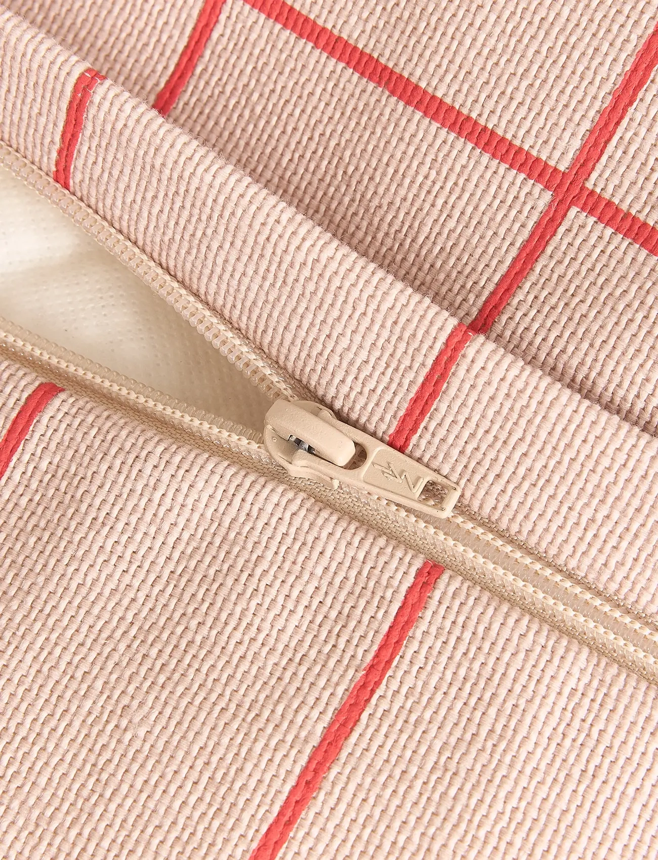 NOBODINOZ - VIBES ARMCHAIR BEAN BAG 74X40X60 - stühle - pink red grid - 2