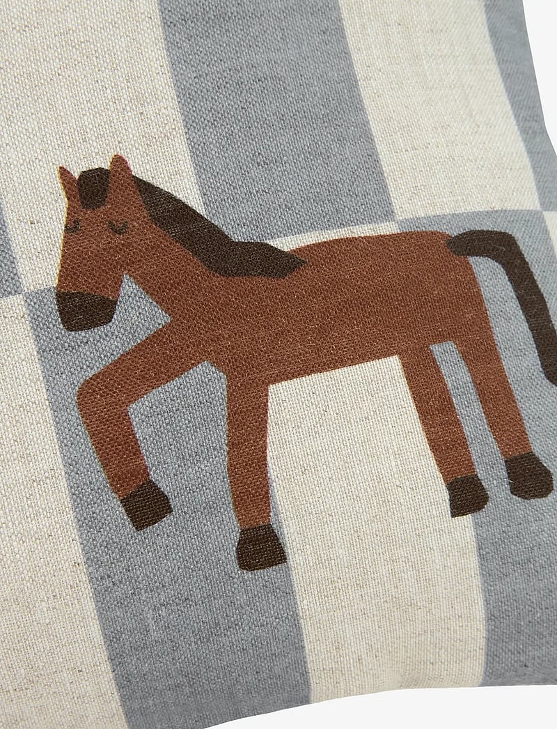 NOBODINOZ - VIBES RECT. CUSHION LINEN 33X22 S - dekorative kissen - blue tiles horse - 1