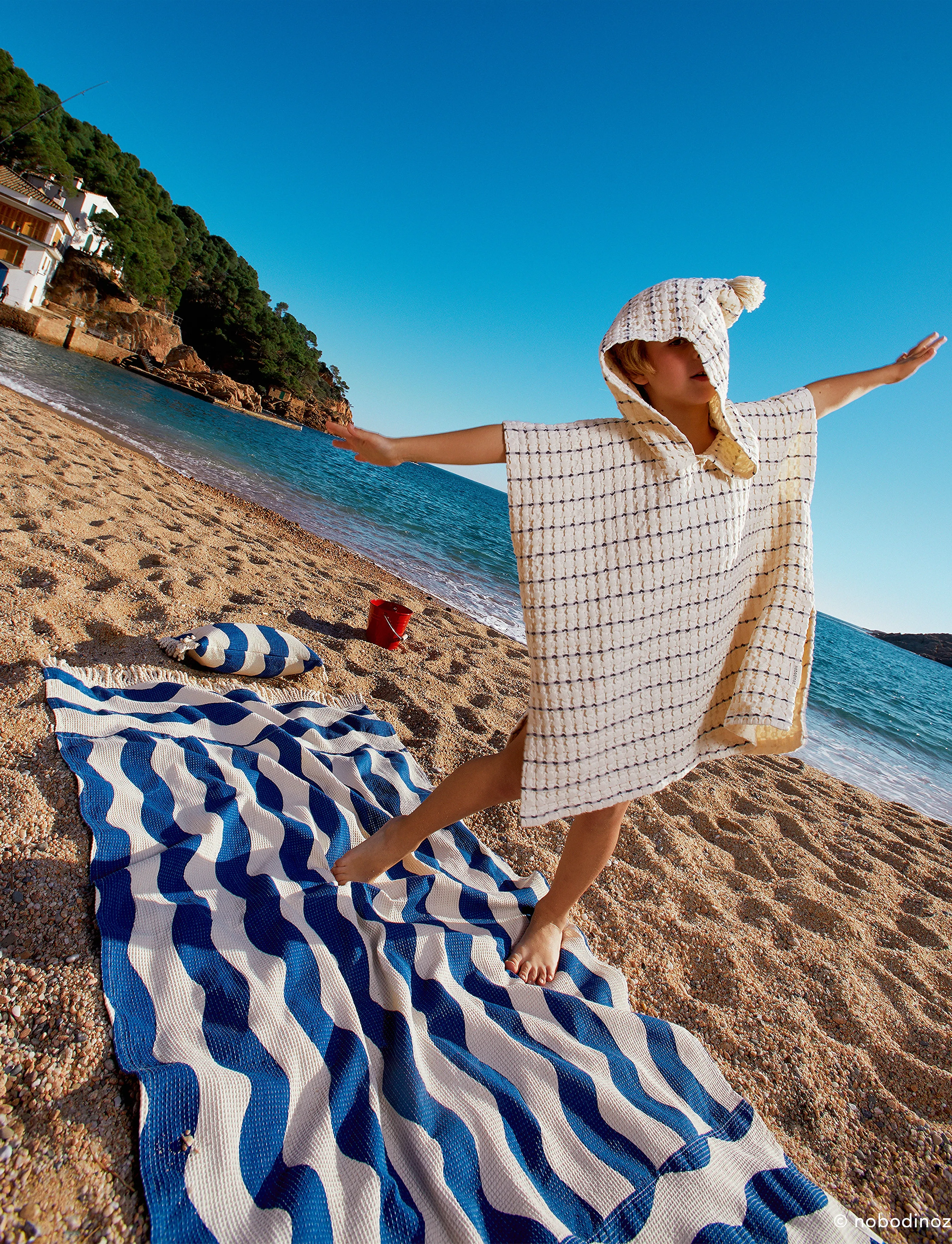 NOBODINOZ - PORTOFINO BEACH TOWEL 84X150 - handklæði - blue waves waffle - 5