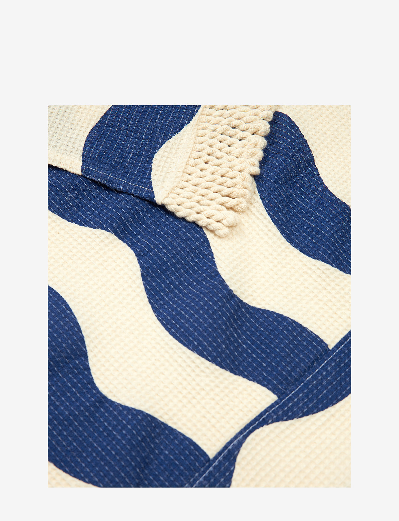 NOBODINOZ - PORTOFINO BEACH TOWEL 84X150 - rätikud - blue waves waffle - 3