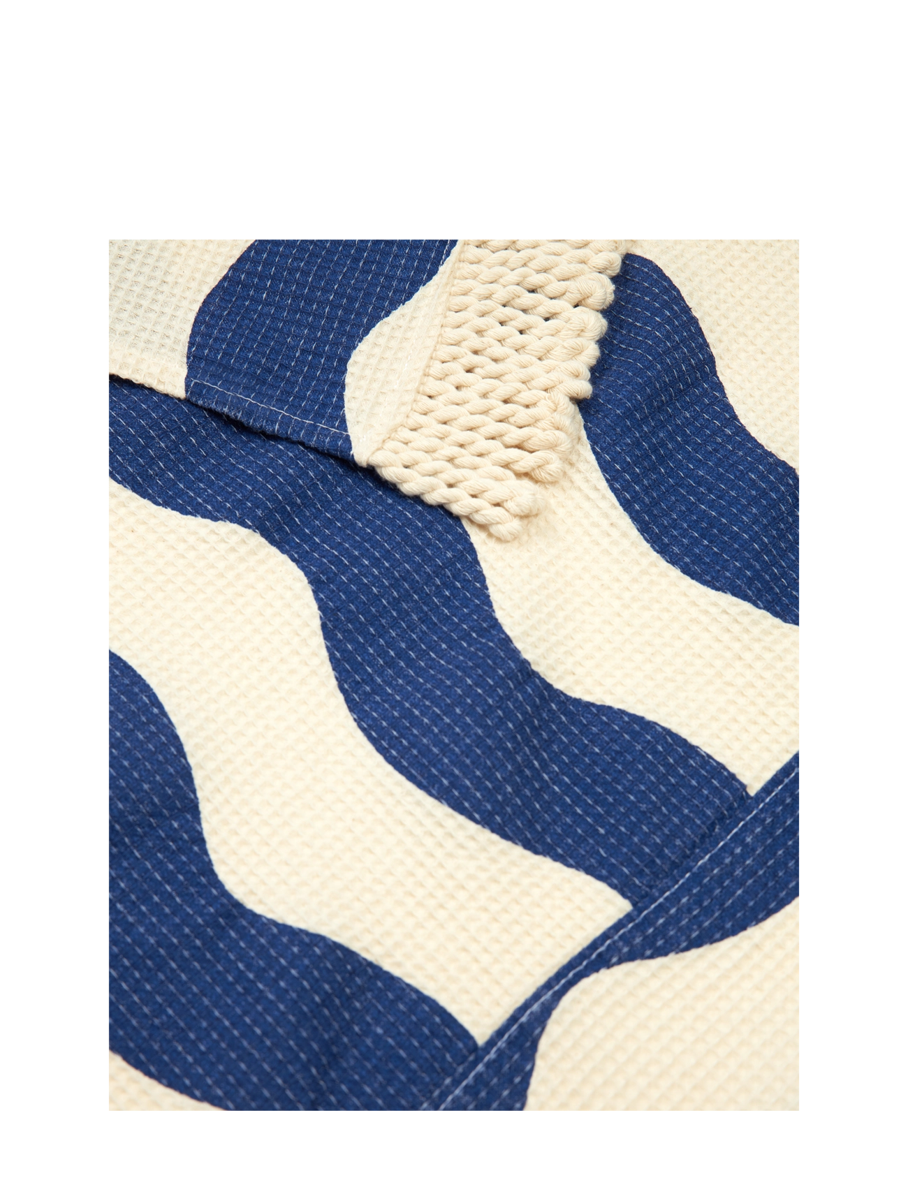 NOBODINOZ - PORTOFINO BEACH TOWEL 84X150 - handklæði - blue waves waffle - 3