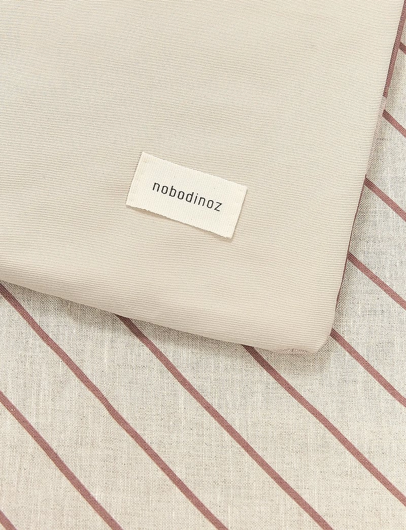 NOBODINOZ - VIBES QUILT IN FRENCH LINEN 115X145 - tekid - maroon - 5