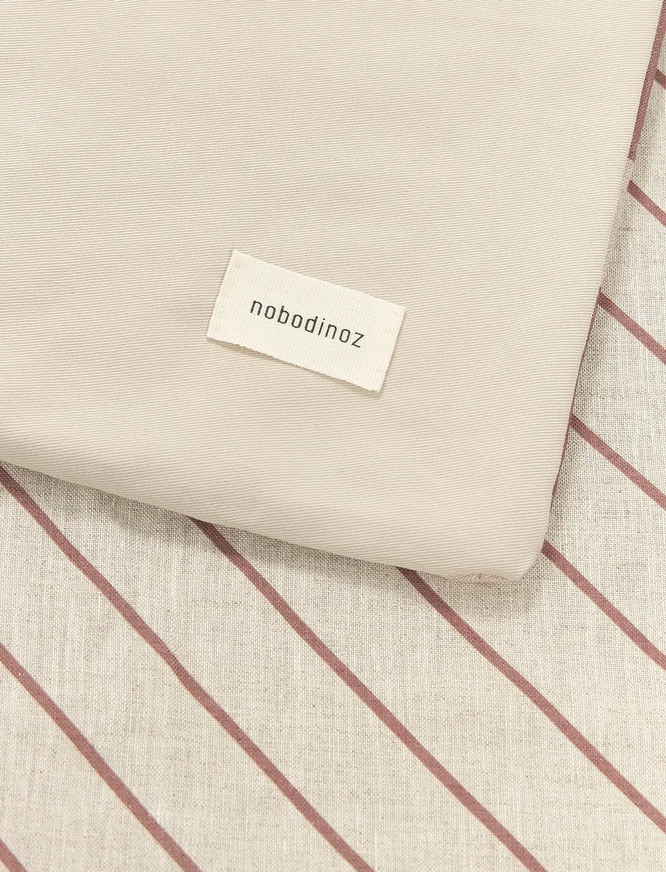NOBODINOZ - VIBES QUILT IN FRENCH LINEN 115X145 - couvertures - maroon - 5
