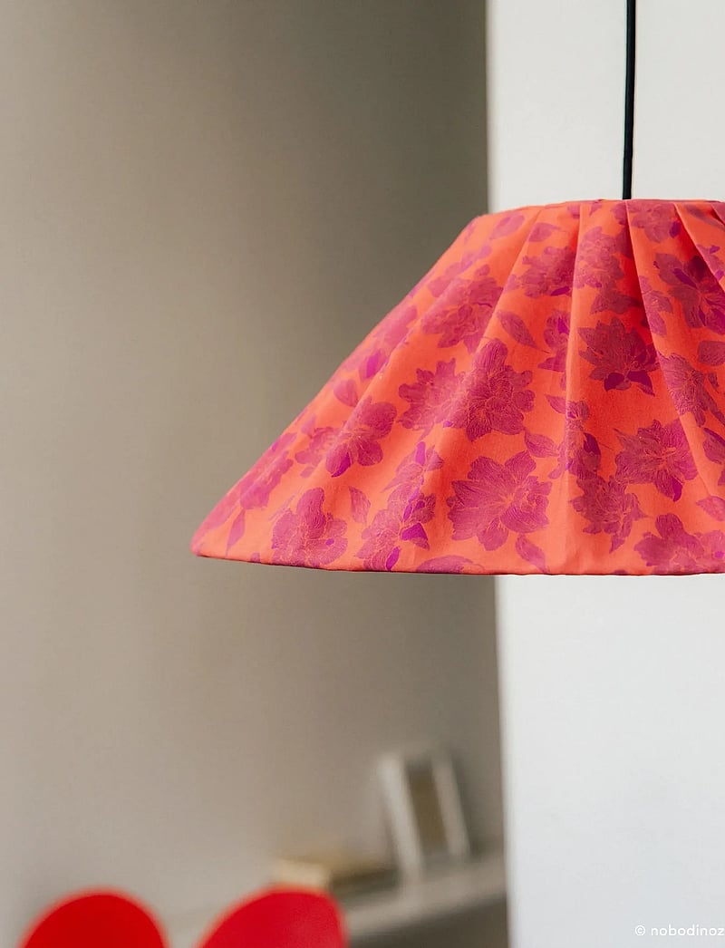 NOBODINOZ - Pleated pendant lampshade diam. 50cm Ava - loftslamper - red peonies - 4