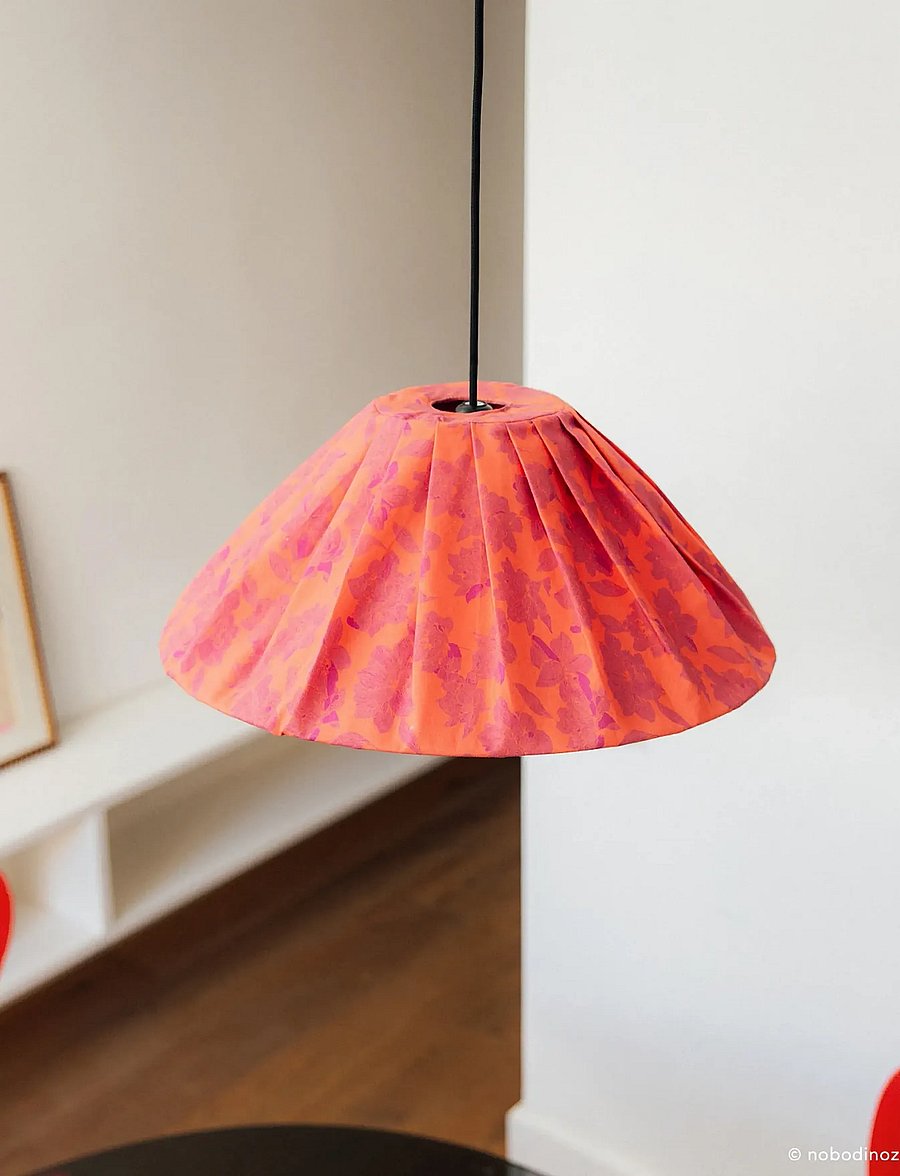 NOBODINOZ - Pleated pendant lampshade diam. 50cm Ava - plafonniers - red peonies - 5