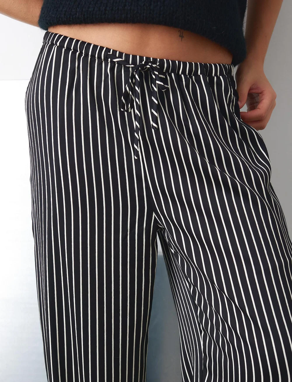 Noella - Samira Pants - vida byxor - taya black stripe - 3