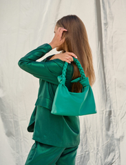Noella - Olivia Braided Handle Bag - vakarėlių drabužiai išparduotuvių kainomis - bright green - 4